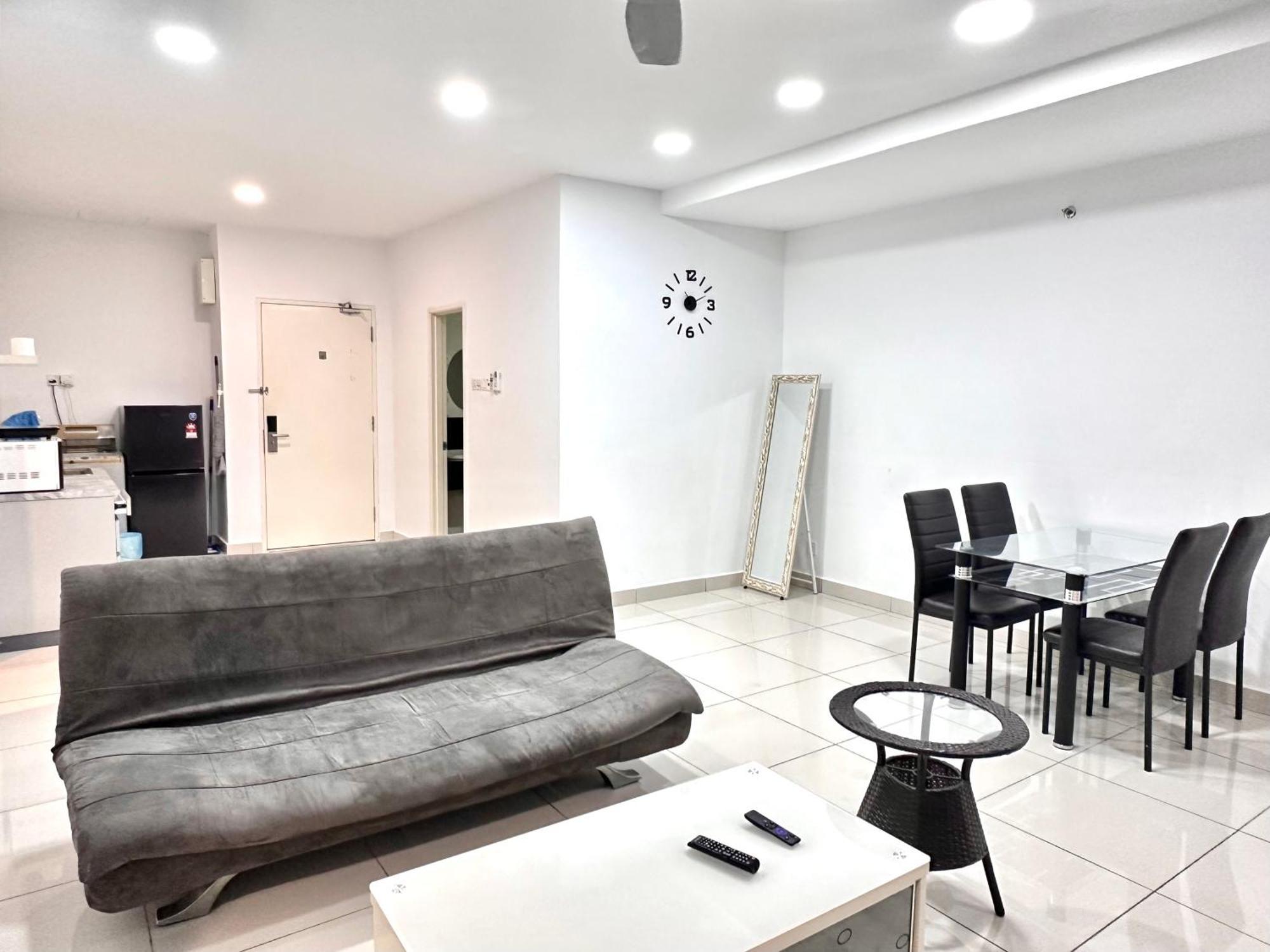 Leisure 1bedroom Balcony Gurney George Town