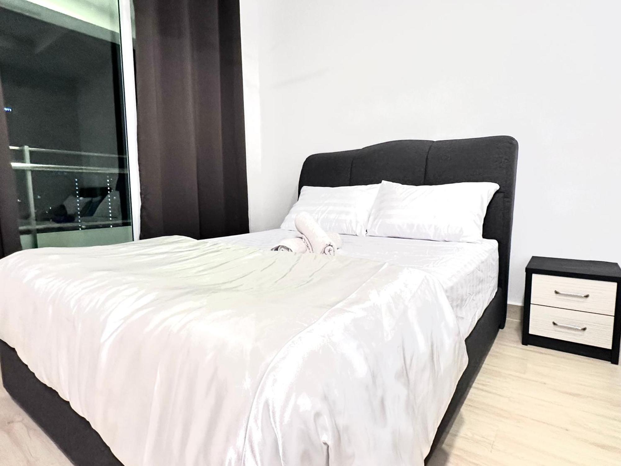 Leisure 1bedroom Balcony Gurney * George Town